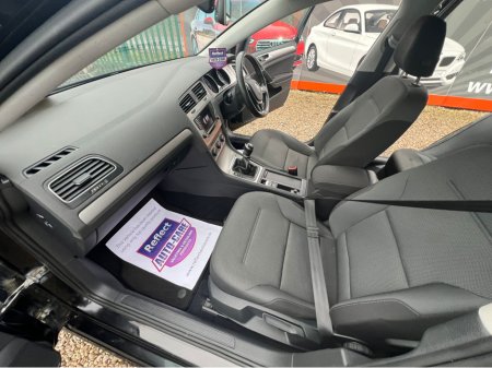 2016 Volkswagen Golf ==STUNNING CAR-1.6TDI//HEATED SEATS//FRESH NCT//SERVICED== €10,450 thumbnail