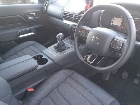 2025 Citroen C5 Aircross Plus Pack 1.2 Petrol Manual , 3192 Kilometres €29,995 thumbnail