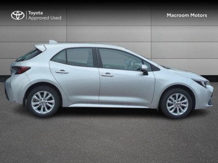 2024 Toyota Corolla - photo 3