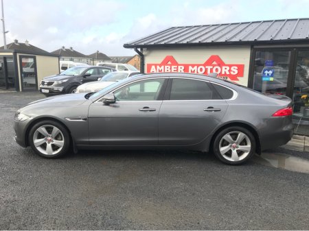 2018 Jaguar XF - thumbnail 16