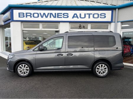 2023 Ford Tourneo Connect TITANIUM ECOBLUE €36,999 thumbnail
