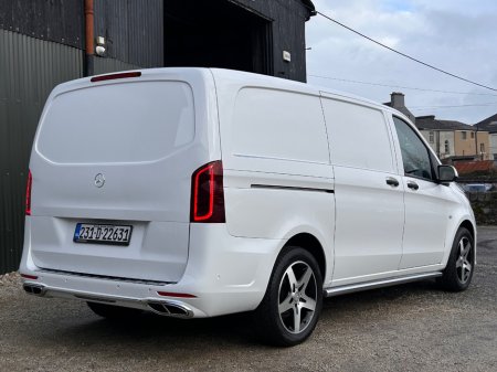 2023 Mercedes-Benz Vito - view 4