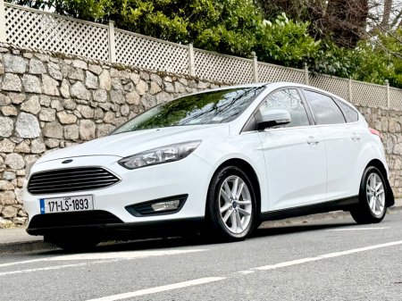 2017 Ford Focus - thumbnail 15