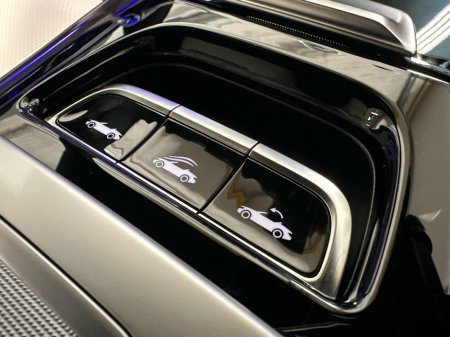 2026 Mercedes-Benz CLE CLE220 D Cabrio Premium AMG Line + €97,997 thumbnail