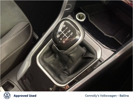 2024 Volkswagen T-Roc 1.0 TSI 110HP Style €29,945 thumbnail