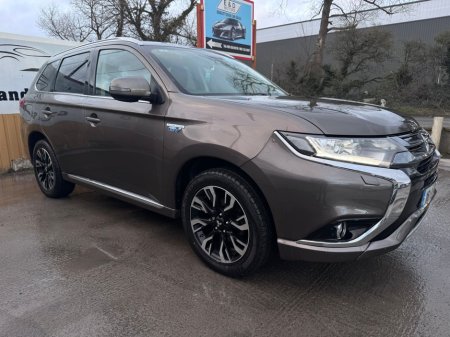 2016 Mitsubishi Outlander - thumbnail 8