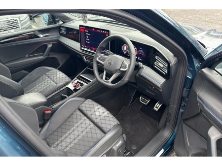 2025 Volkswagen Tiguan R-LINE TDI S-A DSG €56,900 thumbnail