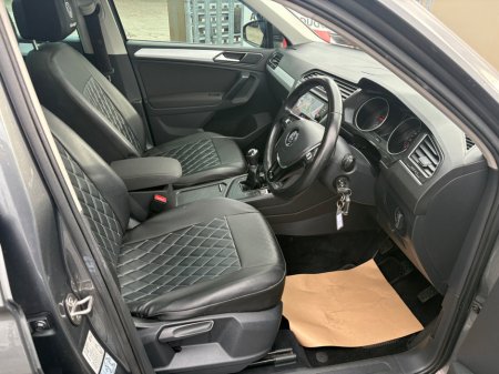 2018 Volkswagen Tiguan 2.0 TDI 115HP BMT Comfortline €21,950 thumbnail