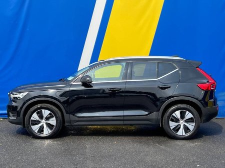 2022 Volvo XC40 INSCRIPTION T4 1.5 RECHARGE HYBRID AUTO // VOLVO SERVICE HISTORY // PARKING SENSORS // DIGITAL CLUSTER €29,900