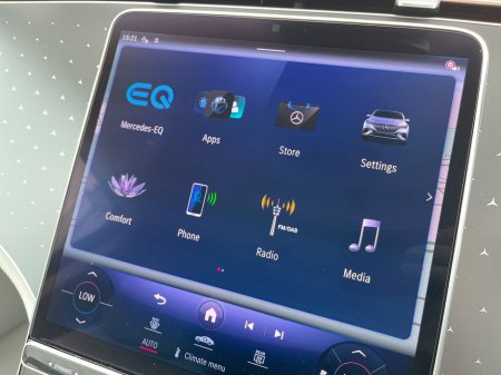 2025 Mercedes-Benz EQE - thumbnail 29