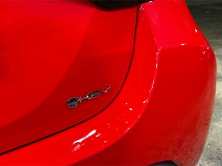 2025 Toyota Yaris - thumbnail 10