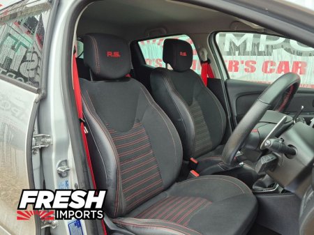 2017 Renault Clio TOP SPEC RS thumbnail