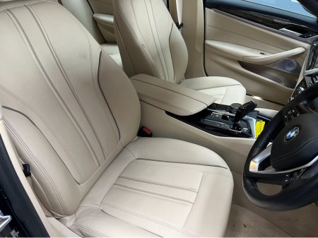 2017 BMW 5 Series - thumbnail 1