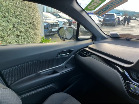 2020 Toyota C-HR S HYBRID AUTOMATIC 1.8 PETROL //ADAPTIVE CRUISE CONTROL//KEYLESS ENTRY//REVERSE CAMERA// €21,950 thumbnail