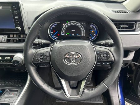 2022 Toyota Rav4 LUNA 2.5 HYBRID // PARKING SENSORS // DIGITAL CLUSTER // DUAL ZONE CLIMATE CONTROL €32,900 thumbnail