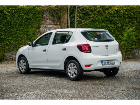 2018 Dacia Sandero - view 3