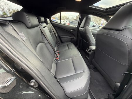 2021 Lexus UX 300 e UX300e - Takumi Edition - Sunroof €24,750 thumbnail