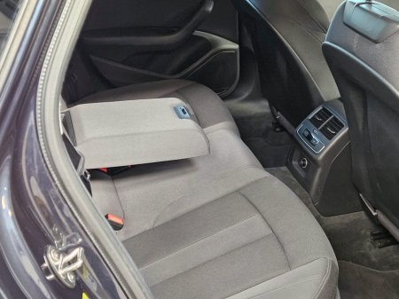 2017 Audi A4 - thumbnail 6