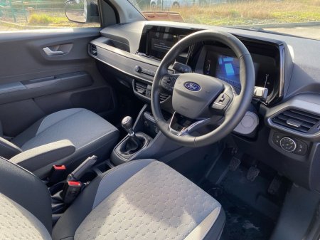 2026 Ford Transit Courier - thumbnail 6