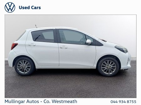 2017 Toyota Yaris - thumbnail 8