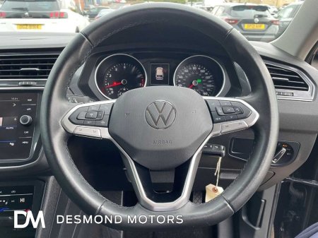 2023 Volkswagen Tiguan LIFE TSI S-A DSG €35,995 thumbnail