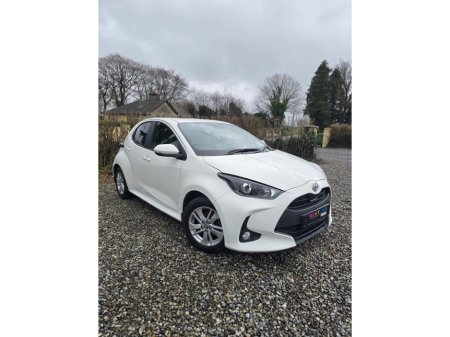 2022 Toyota Yaris - thumbnail 2