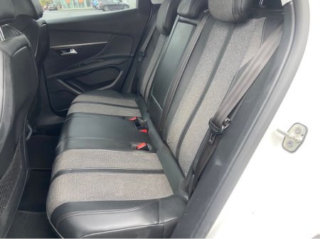 2019 Peugeot 3008 ALLURE 1.5 BLUE HDI 130 6 6.2 4DR €17,995 thumbnail