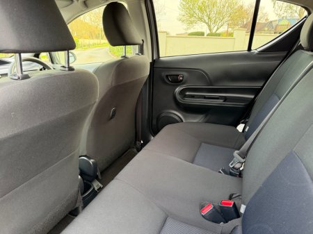 2018 Toyota Aqua - thumbnail 17