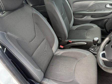 2019 Renault Clio - thumbnail 16