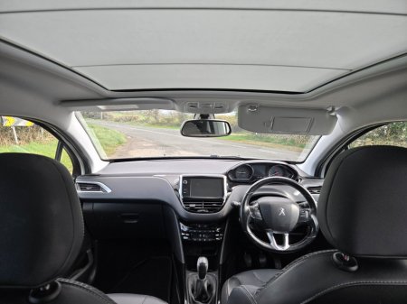 2019 Peugeot 2008 - thumbnail 7