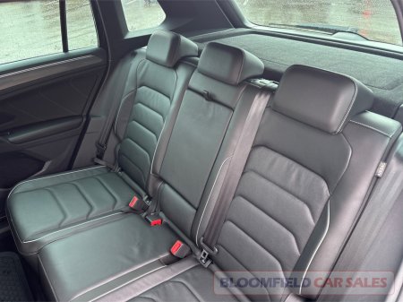 2018 Volkswagen Tiguan 4 MOTION R-LINE , DSG // PRISTINE €29,950 thumbnail