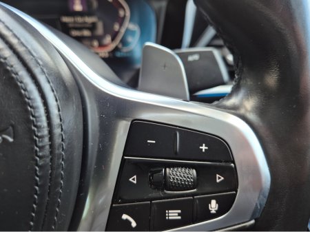 2021 BMW 3 Series 330E M-SPORT PRO PACKAGE SHADOW EDITION €28,950 thumbnail