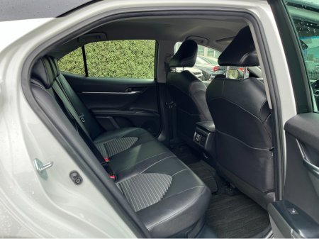 2020 Toyota Camry - thumbnail 9