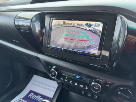 2018 Toyota Hilux - thumbnail 19