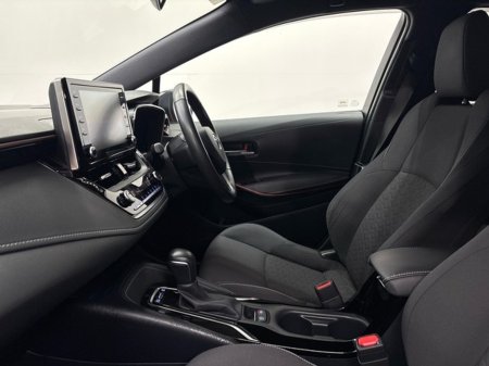 2020 Toyota Corolla COROLLA HYBRID L/SPORT HB €21,950 thumbnail