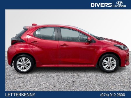 2022 Toyota Yaris - thumbnail 3