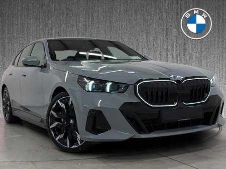 2026 BMW 5 Series - thumbnail 1