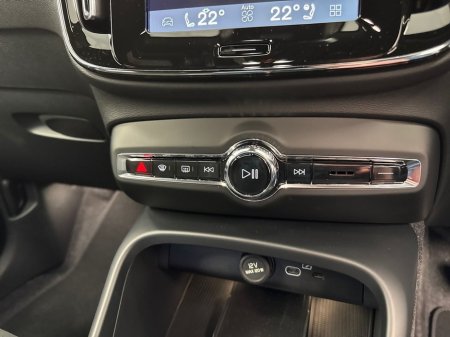 2026 Volvo XC40 - thumbnail 17