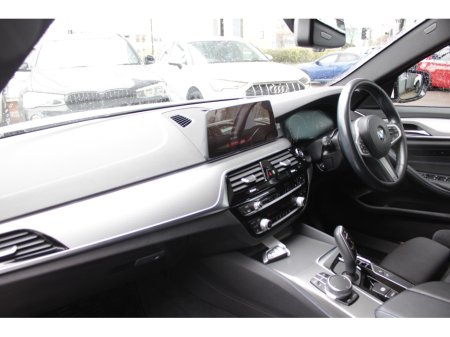 2020 BMW 5 Series - thumbnail 23