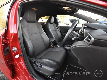 2023 Toyota Corolla 1.8 Hybrid Luna Sport Hatchback €27,850 thumbnail