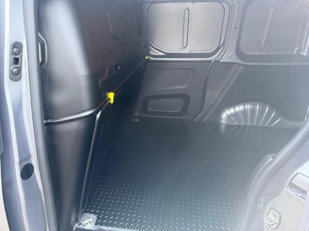 2024 Opel Combo SPORT L1H1-1.5 100PS D-6SP NO VAT! €23,450 thumbnail