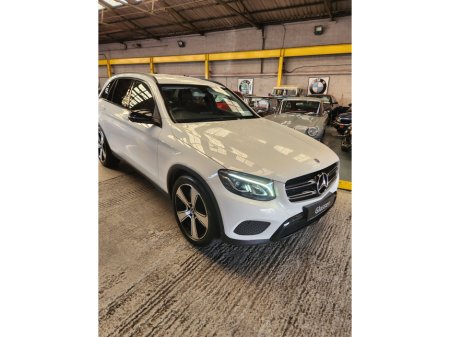 2019 Mercedes-Benz GLC Class 220D 4MATIC URBAN EDITION 5DR// CLEAN LOW MILEAGE EXAMPLE FINISHED IN DIAMOND WHITE SUPERB JEEP// FOUR BRAND NEW GOODYEAR TYRES // STUNNING UNMARKED JEEP