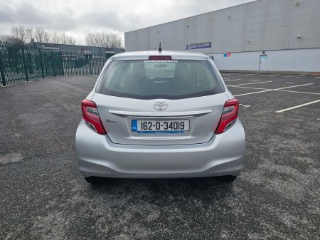2016 Toyota Vitz - thumbnail 7