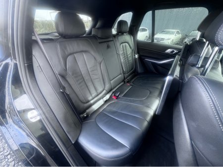 2021 BMW X5 2021 BMW X5 XDrive 45e M Sport Black Edition €49,950 thumbnail