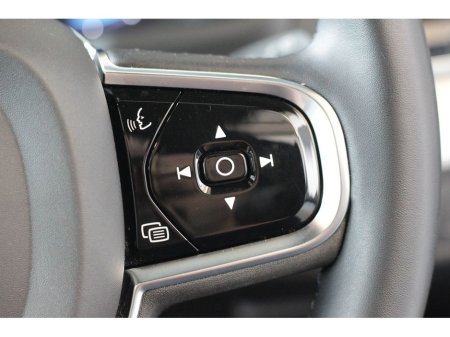 2022 Volvo XC90 RECHARGE T8 ULTIMATE DARK AWD €59,899 thumbnail