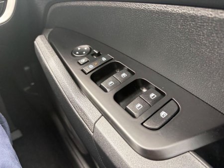 2022 Kia Sportage Premium Spec 1.6d 18inch alloys , *warranty till 2029* Multi-Function Steering Wheel, Climate Control, Lane Departure Warning, Rear Parking Sensors €31,900 thumbnail