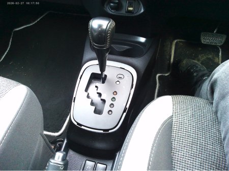 2019 Toyota Yaris - thumbnail 10