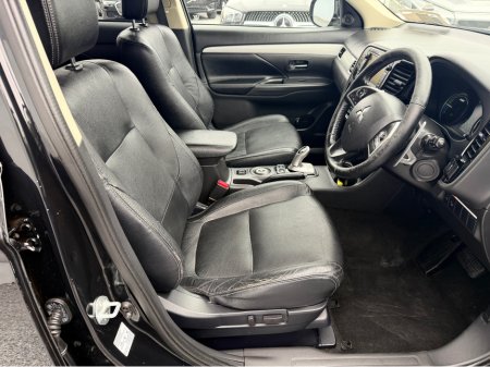 2015 Mitsubishi Outlander - thumbnail 8