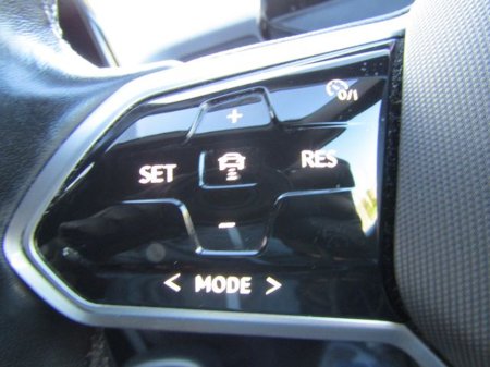 2021 Volkswagen ID.3 LIFE €15,950 thumbnail