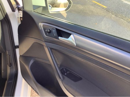 2013 Volkswagen Golf 1.6 TDI S BLUEMOTION 105PS 3DR €7,950 thumbnail